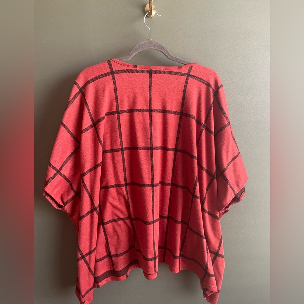 Entro Red Poncho - Picture 2 of 4